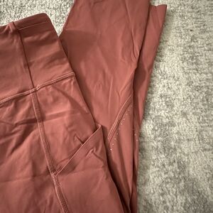 Lululemon Speed Up Crop 21 - Size 8